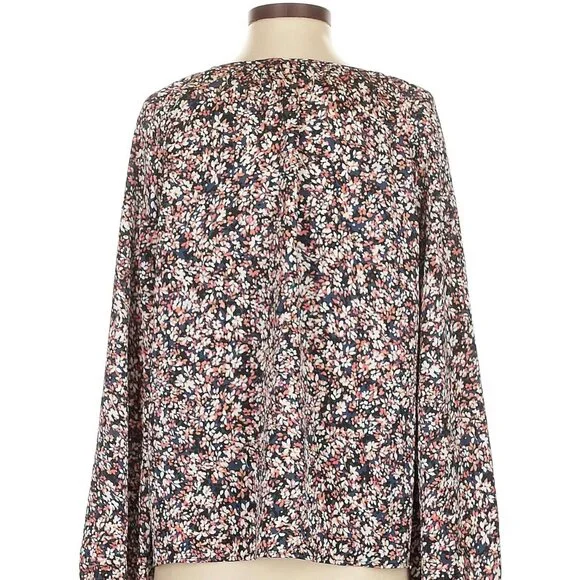 NWT  Vince Camuto Size S long sleeve blouse - Picture 4 of 8